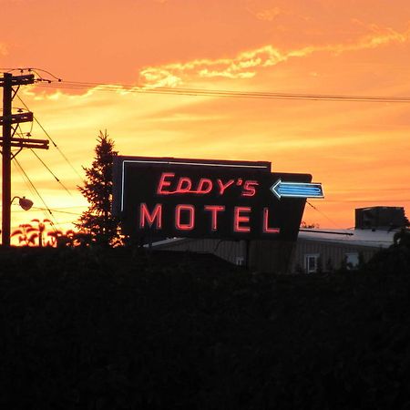Eddy'S Motel Бют Екстериор снимка